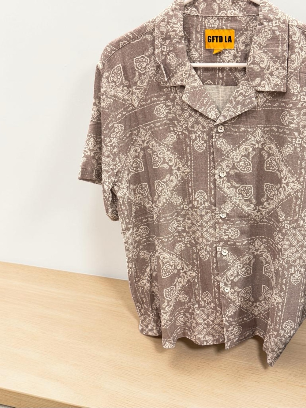 Men’s TaupePaisley Short-Sleeve Button-Up Shirt by Gftd LA